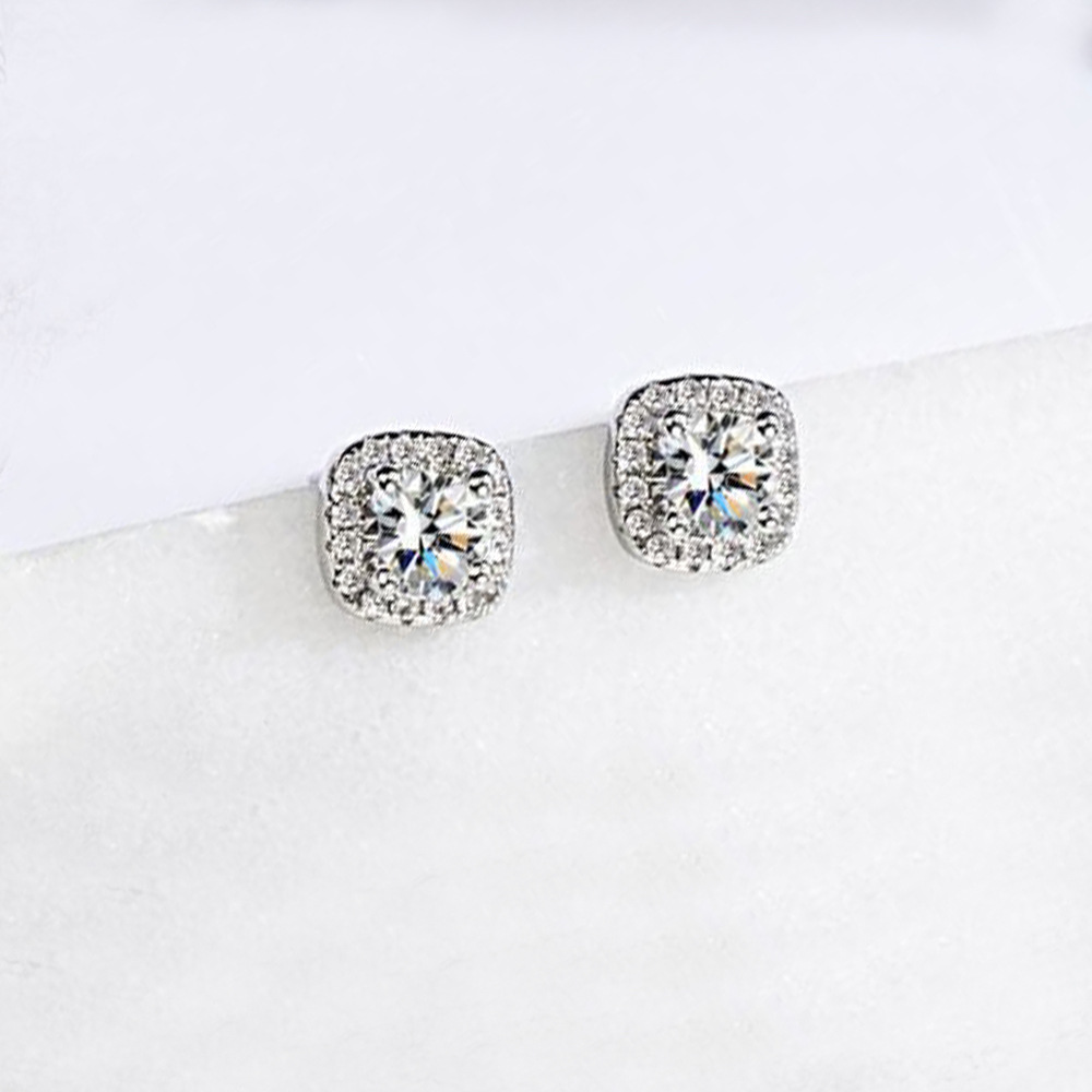 C earring 7x7mm