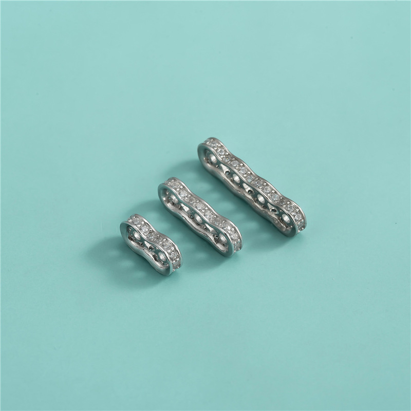 Platinum-plated three holes - Width: 6.5MM length: