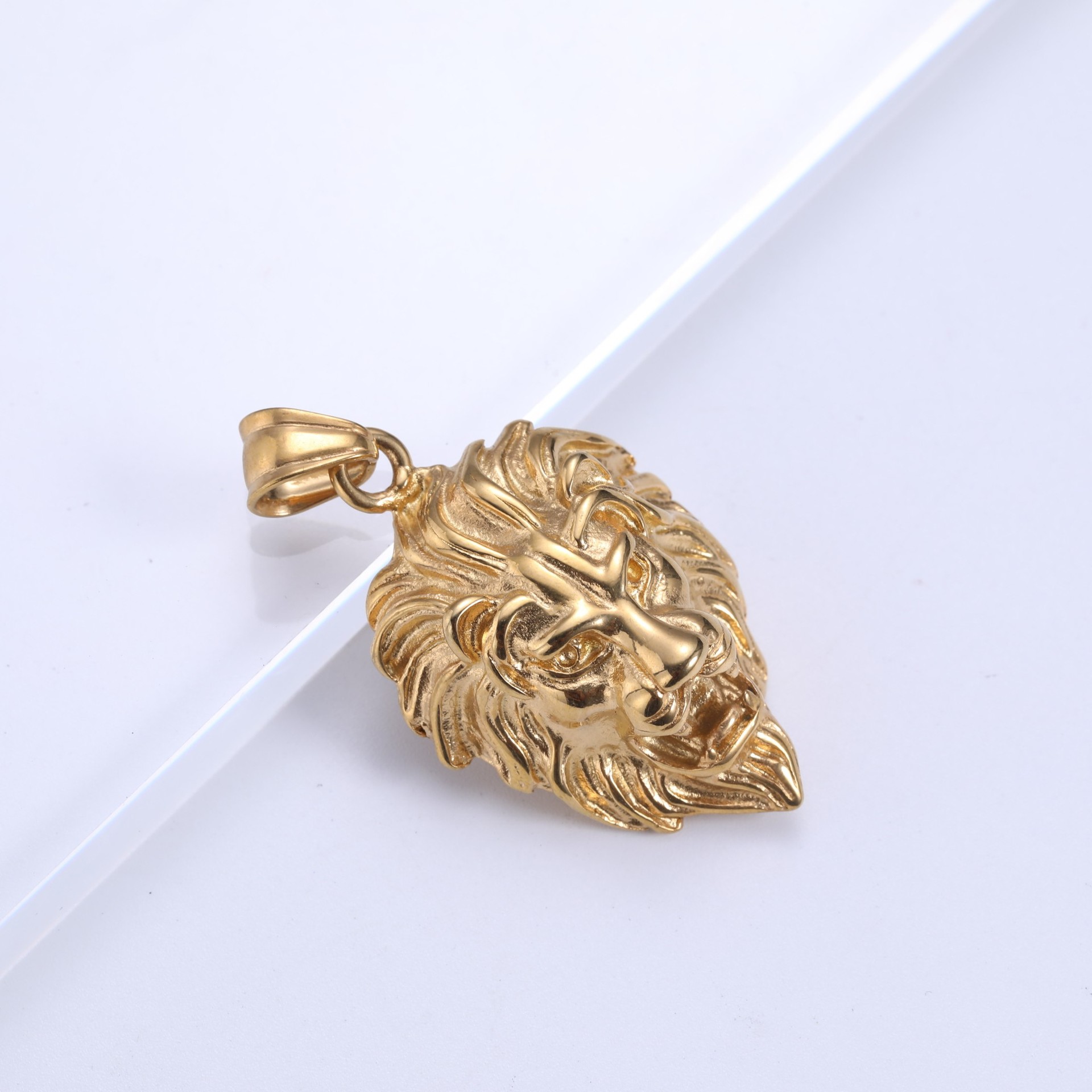 Gold single pendant