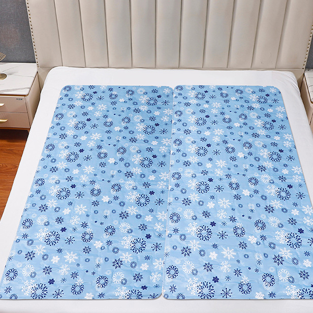 Sky Blue Snowflakes 170*140cm Send 2 ice pillow