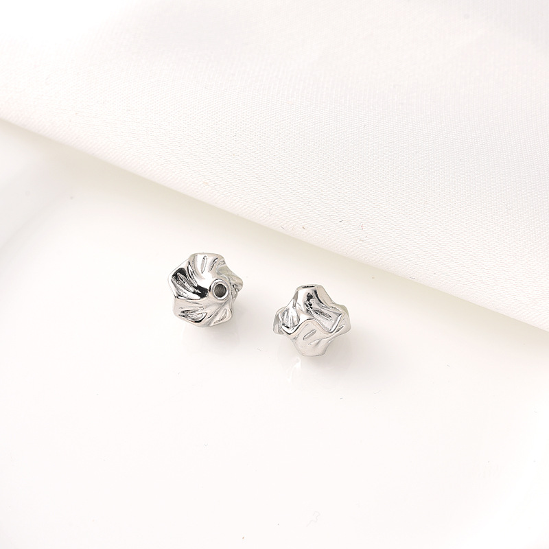 Model A white gold - Diameter 10MM height 9MM aper