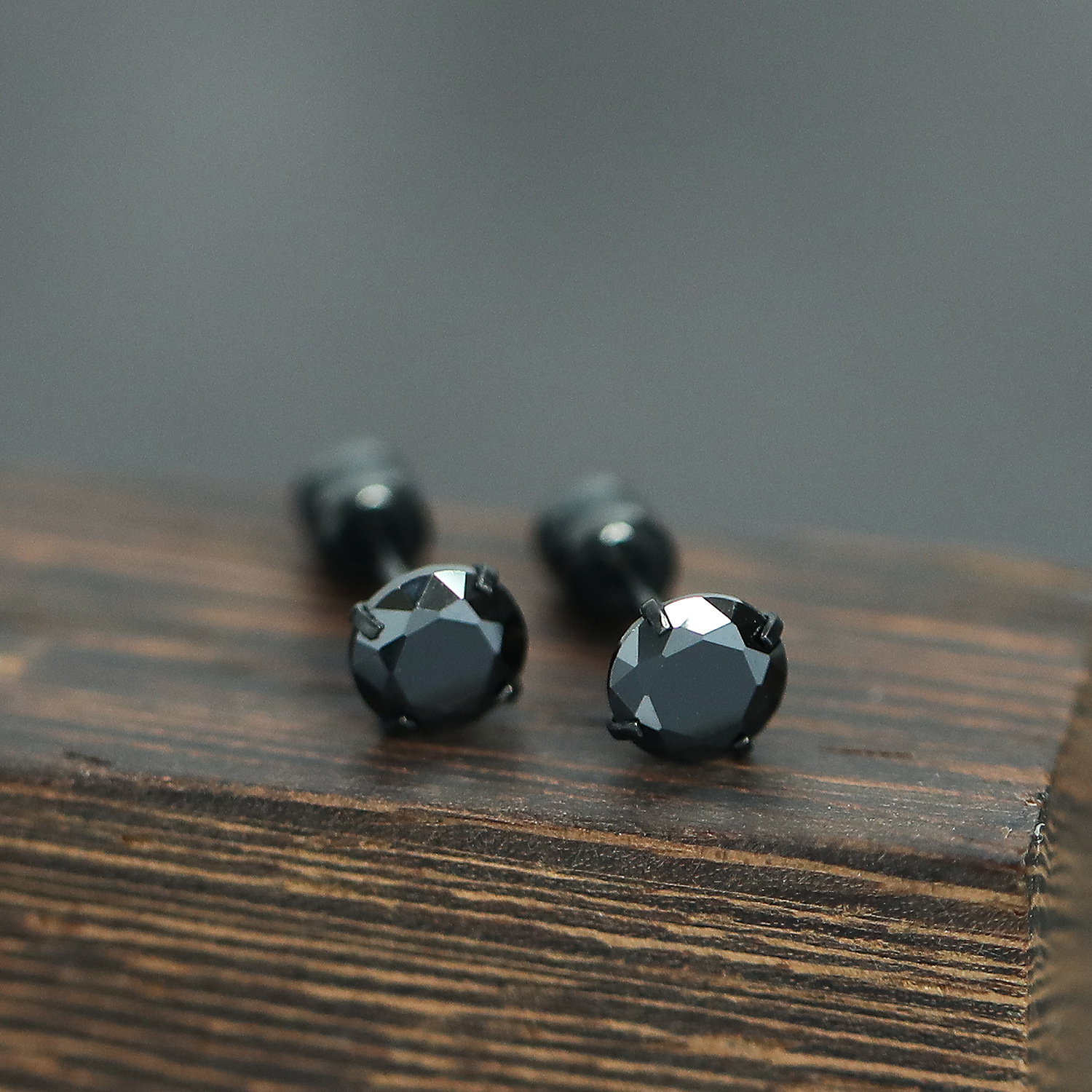 Black black zircon 6mm