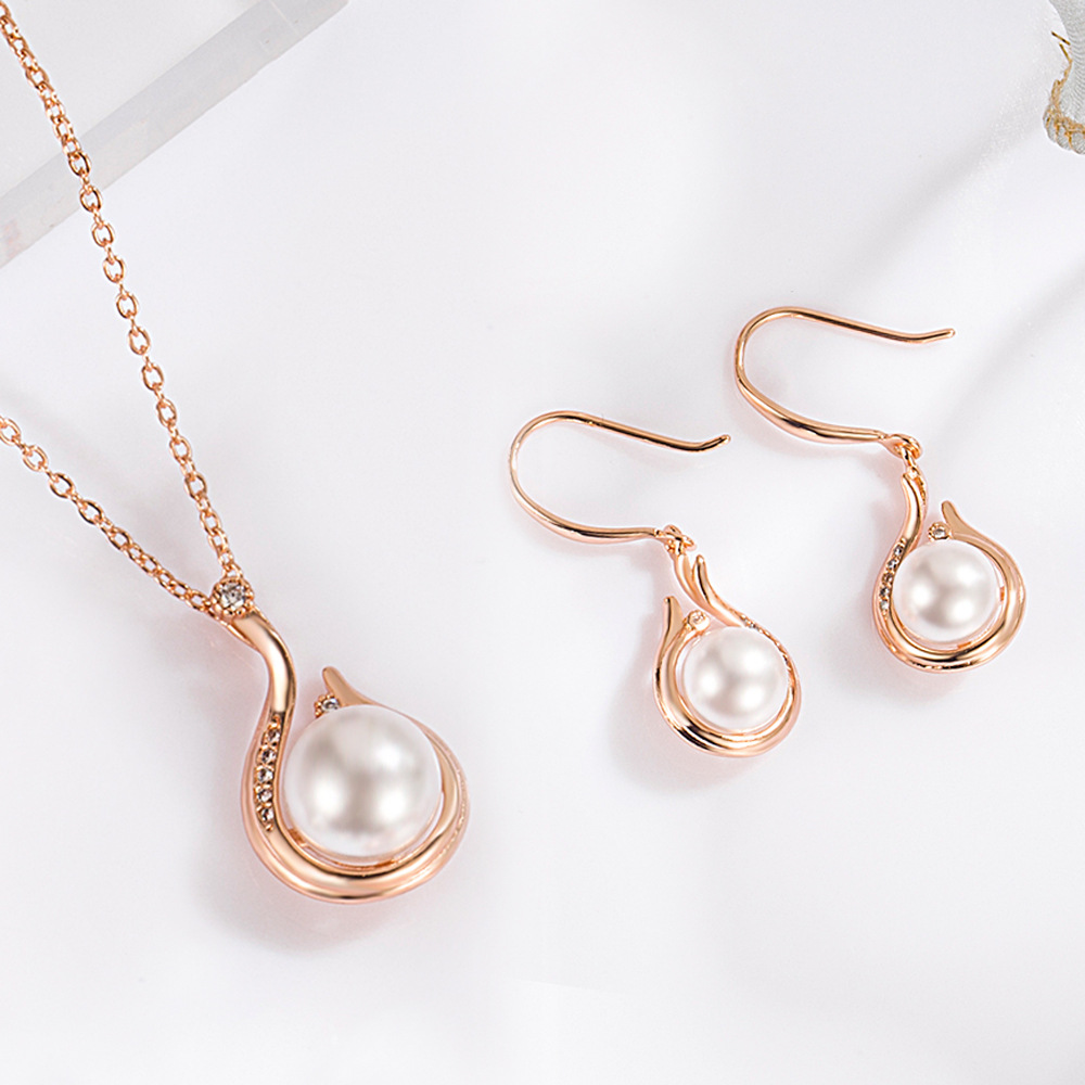 Rose gold pendant necklace set