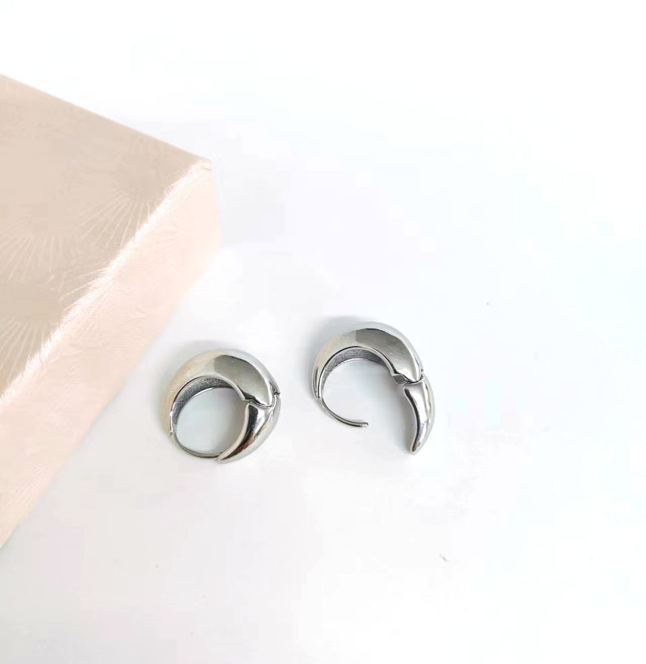 4:Steel color-20x11mm