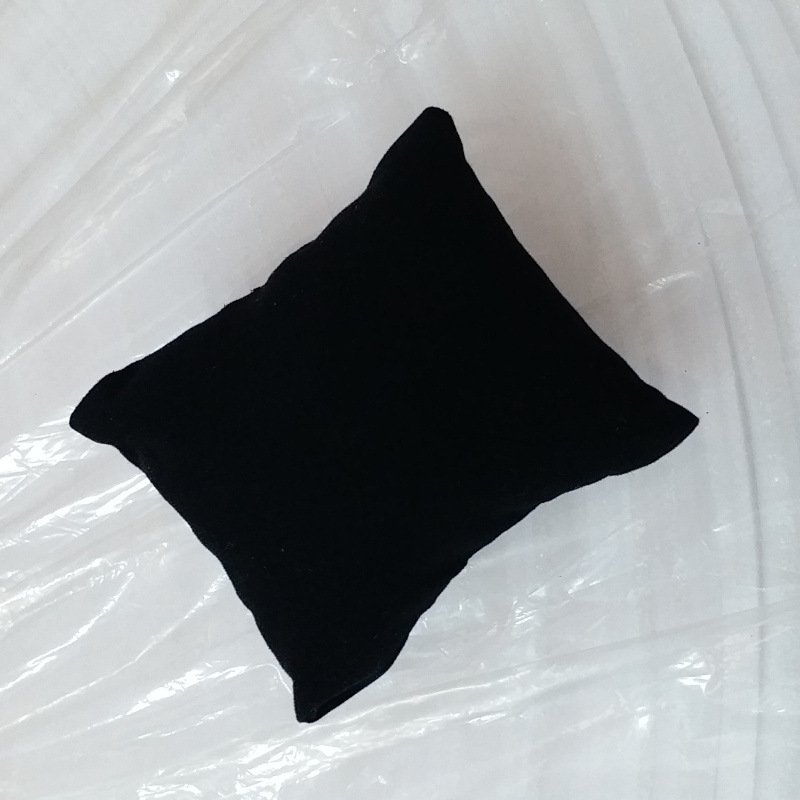 3:Black plush8x9CM