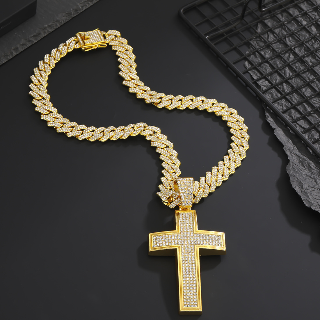 Pendant + Cuban chain