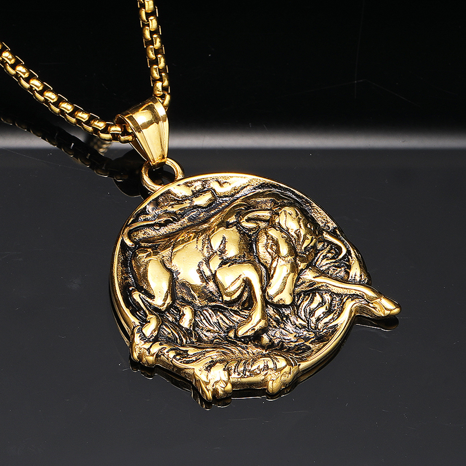 Gold pendant