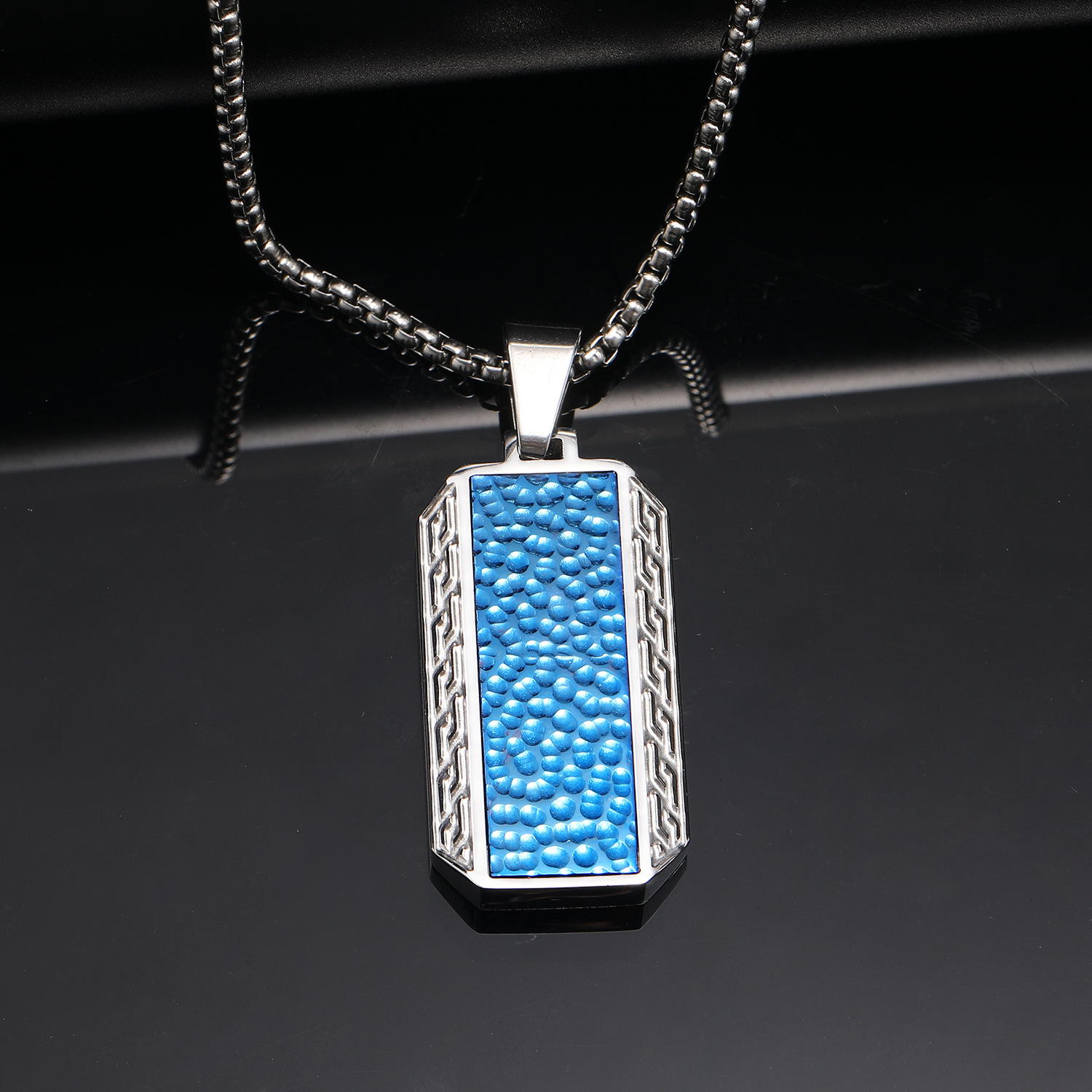 4:blue pendant