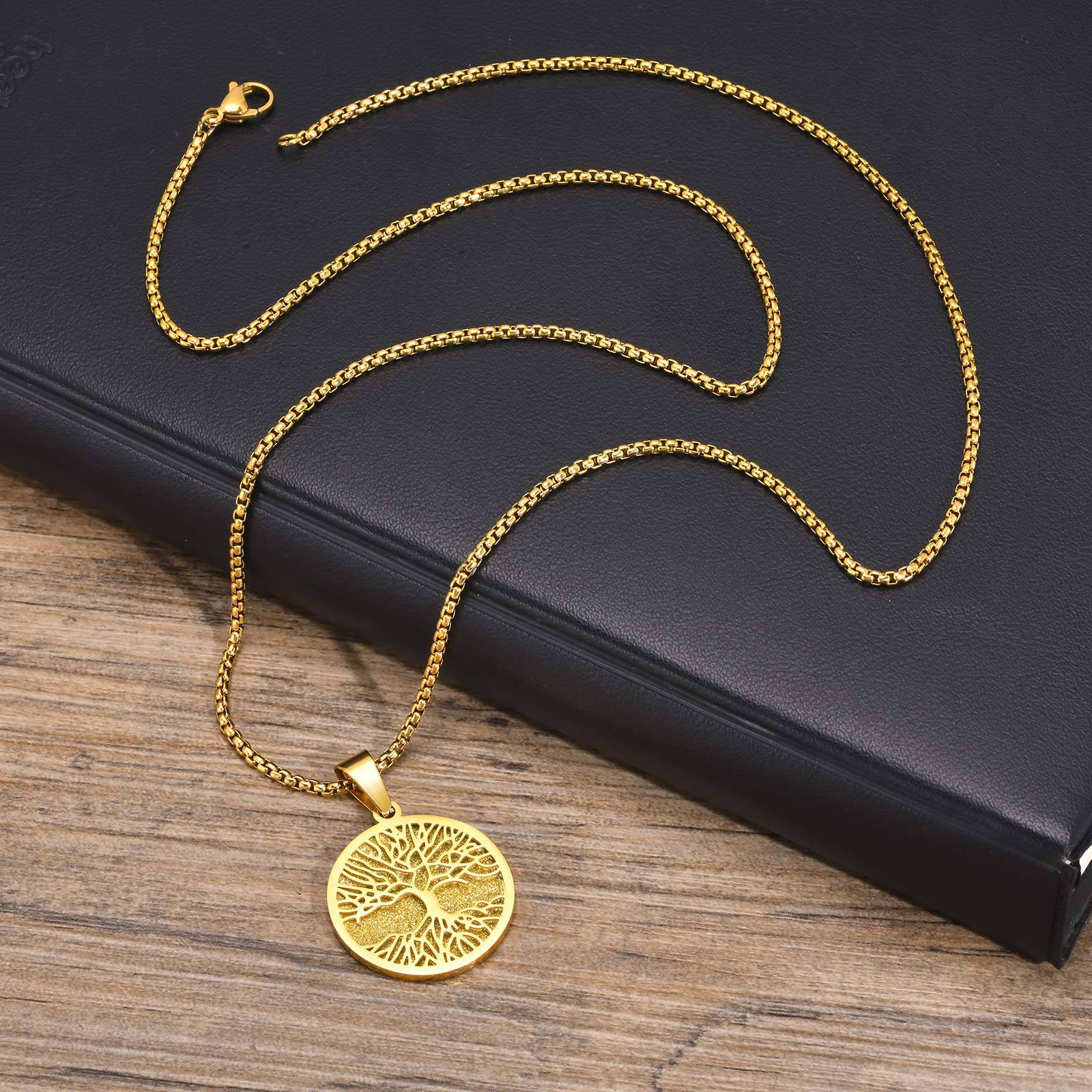 Golden pendant + chain