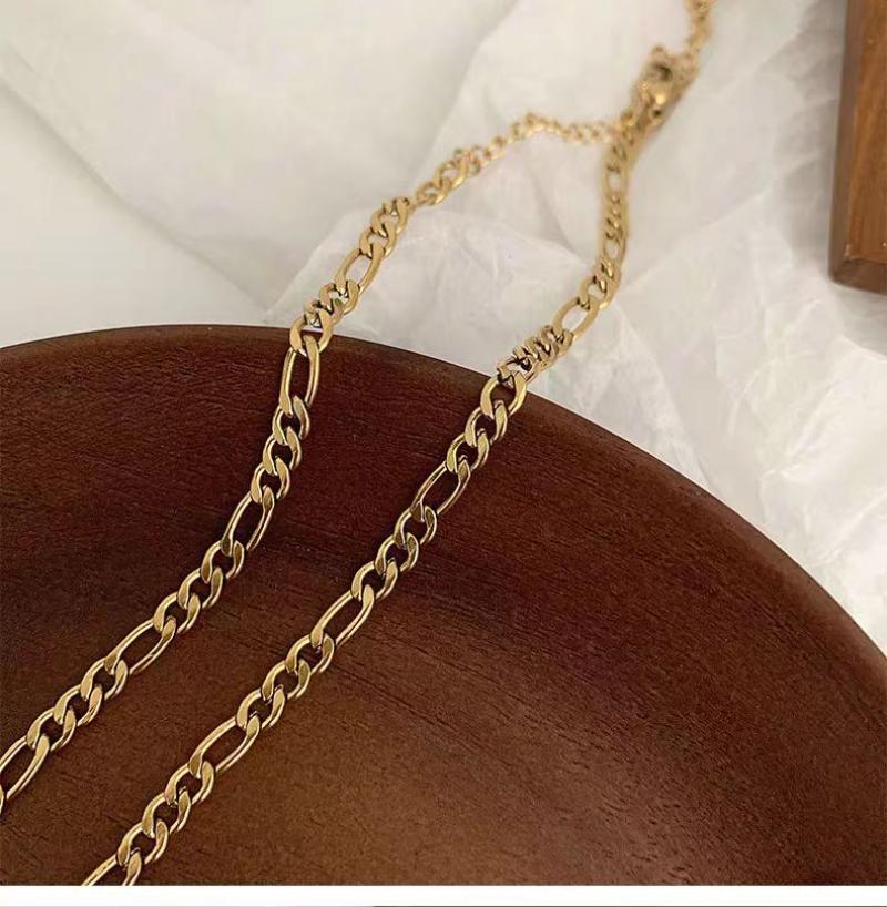 3:(4mm wide) Gold chain length 45CM