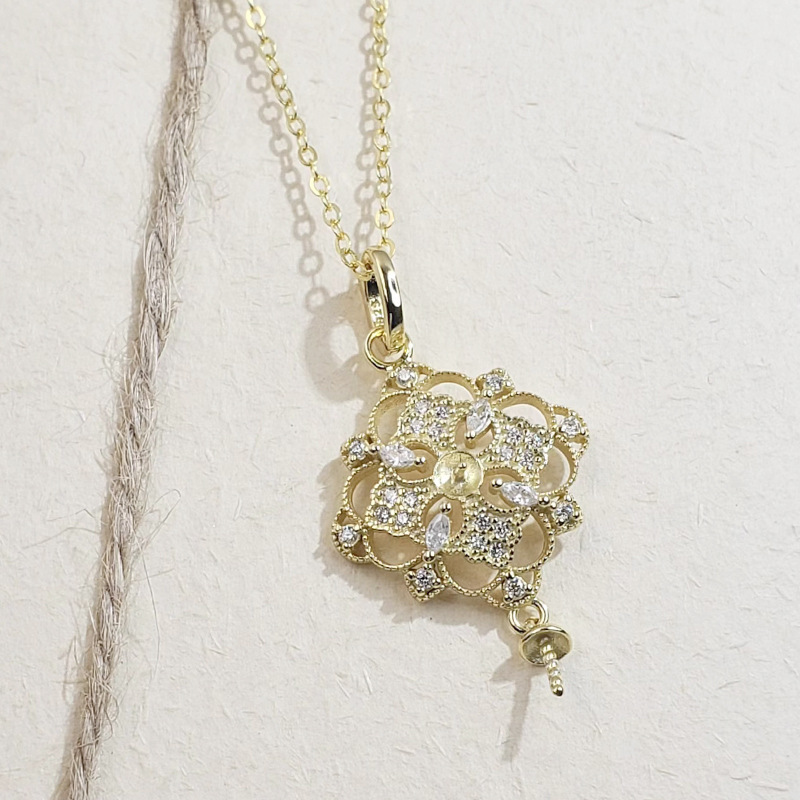 6:Pendant (including chain) - Yellow gold - Air support -40x5cm