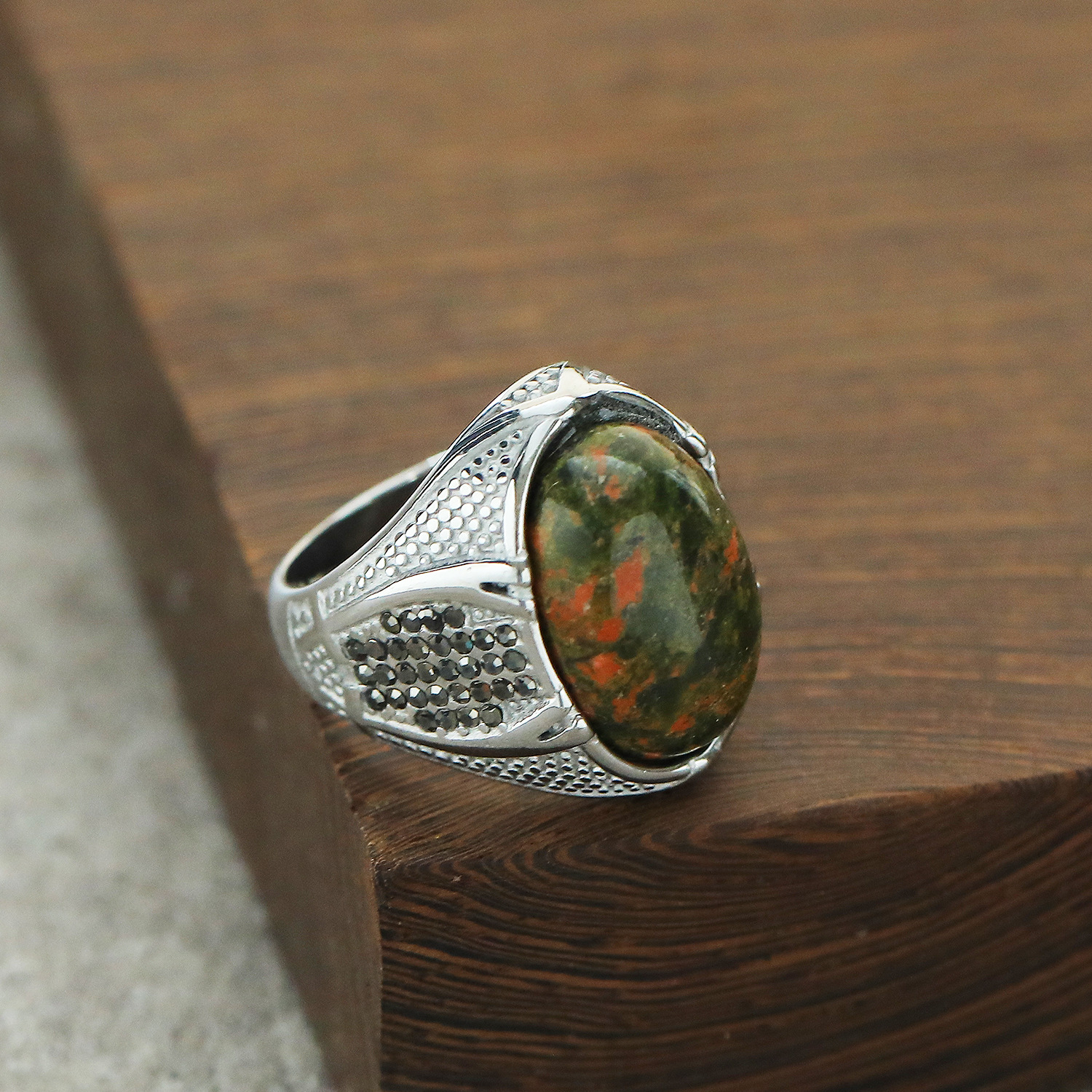 Steel color unakite US Size #7