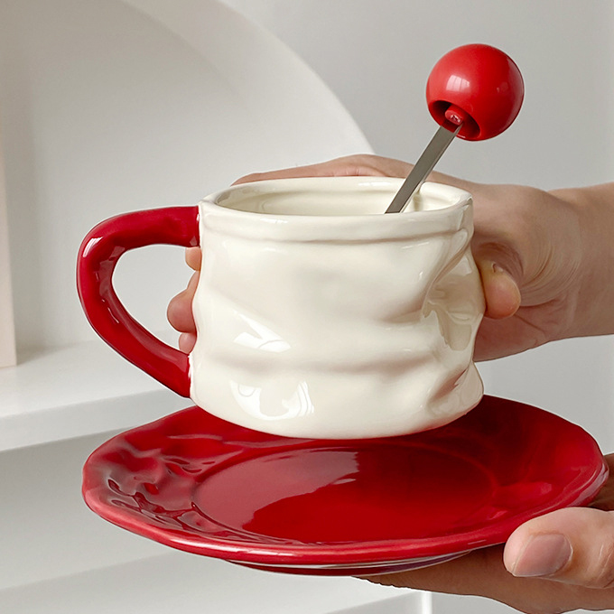 Cup and saucer -  Bead spoon (red)