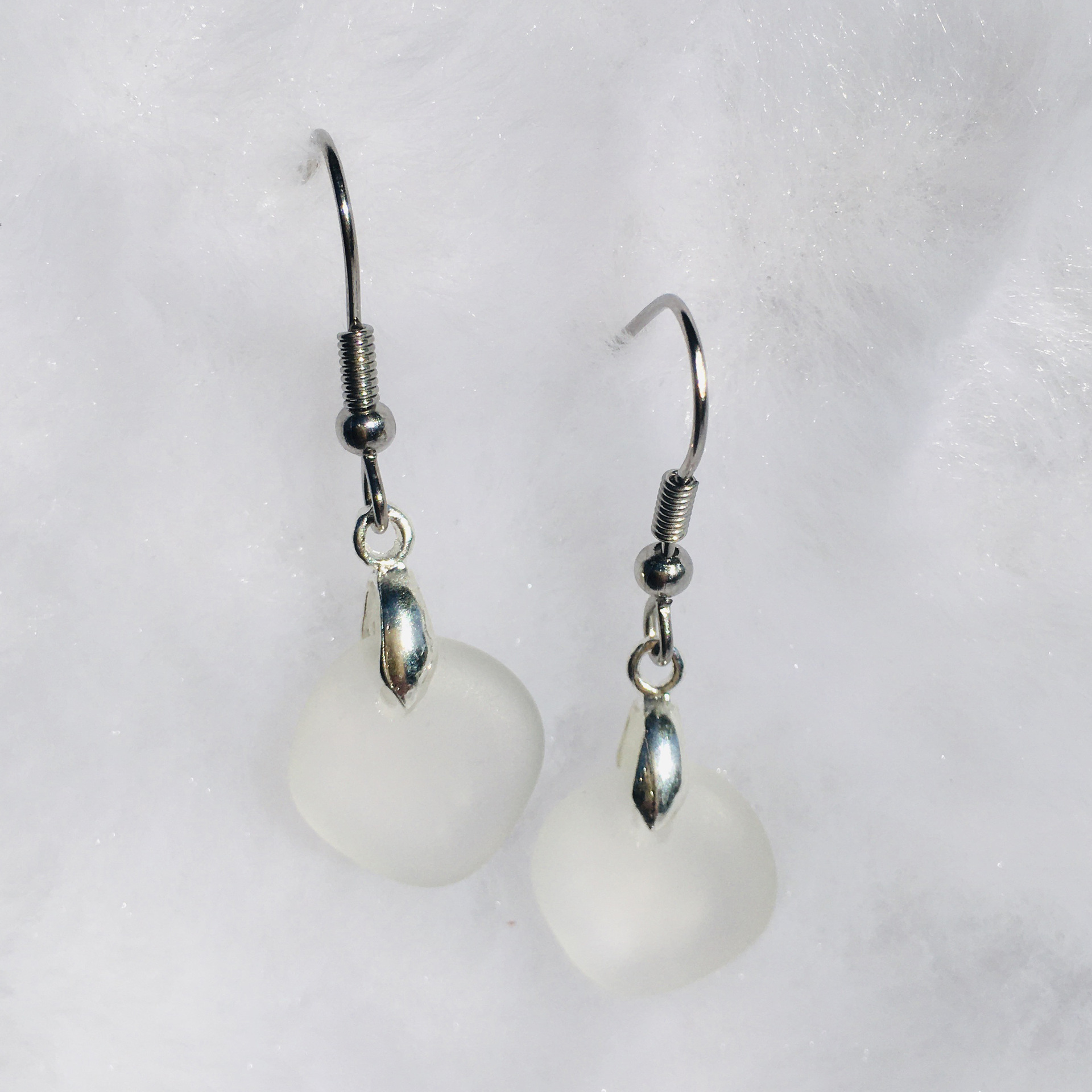 8:Steel ear Hook - White White