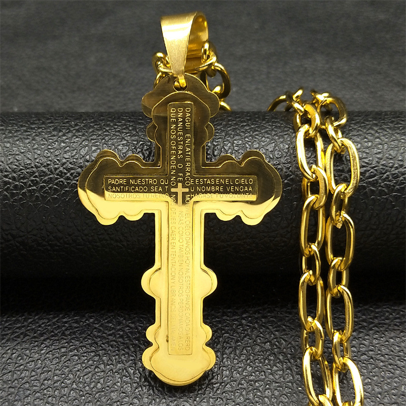 3:Golden pendant   chain