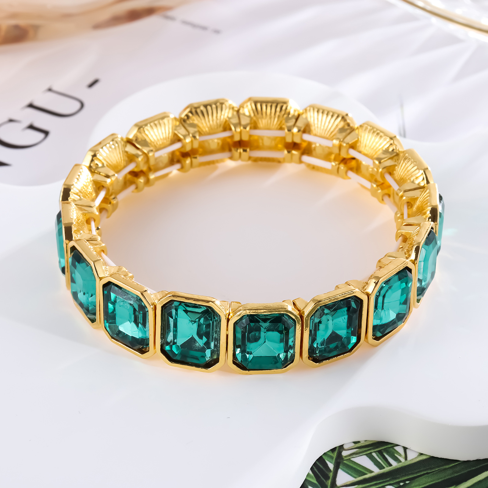 Gold green diamond vert