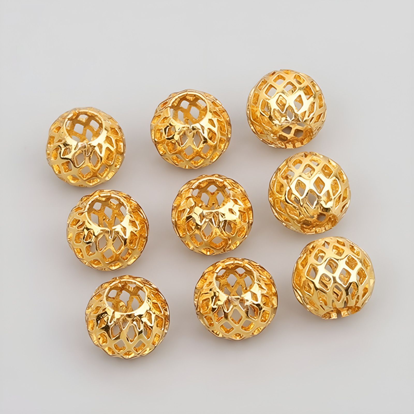 18-carat gold 4mm (aperture ca. 1.3 mm)