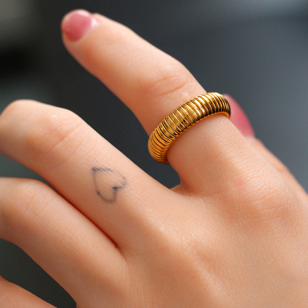 Ring 6mm size 6 gold