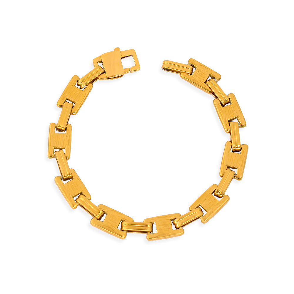 1:Gold bracelet 17cm