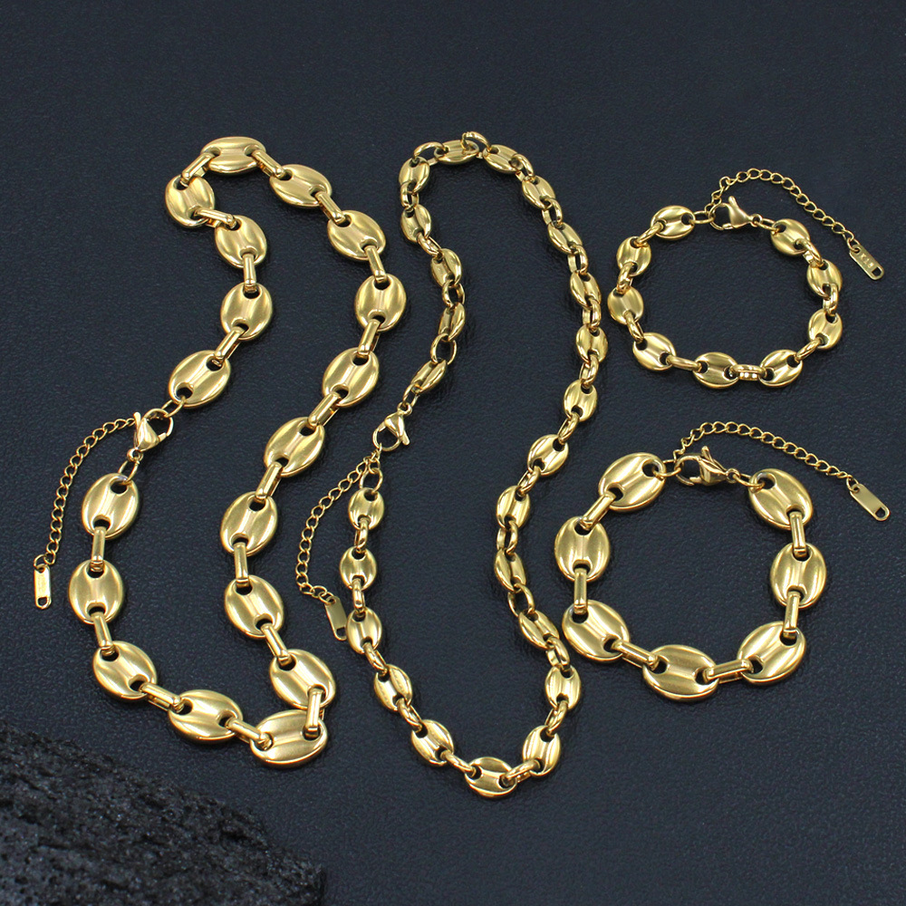 Gold 8mm bracelet 17cmx5cm