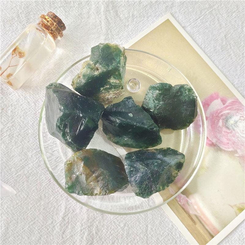 18 moss agate