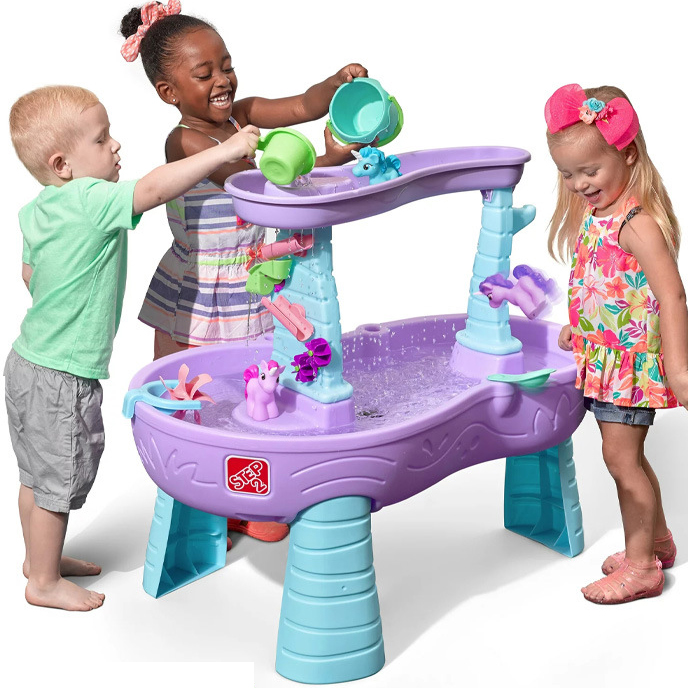 Unicorn splashing table