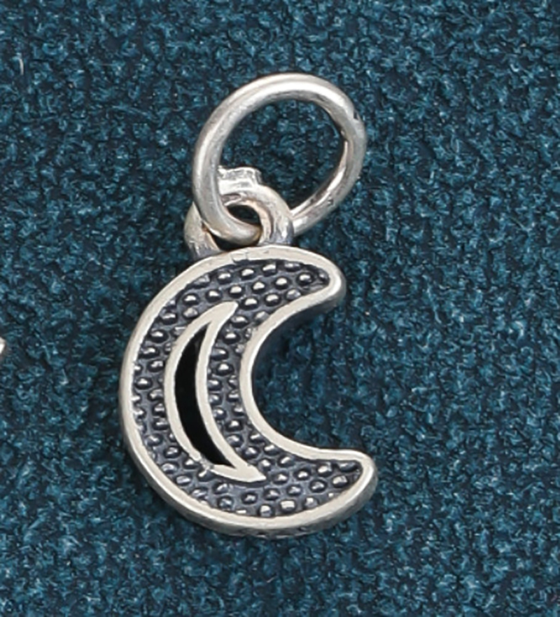 9:#5 Moon - Black -11x7mm