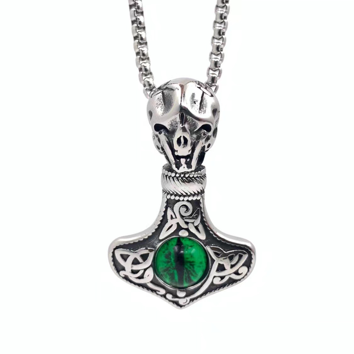 Green eye pendant with 70cm chain