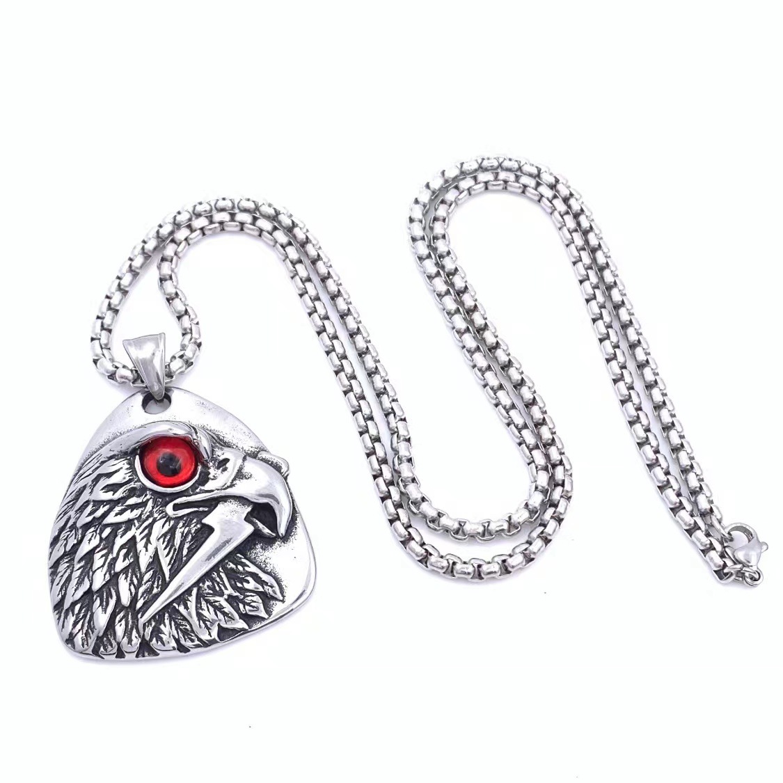 Red-eye pendant with 60cm chain