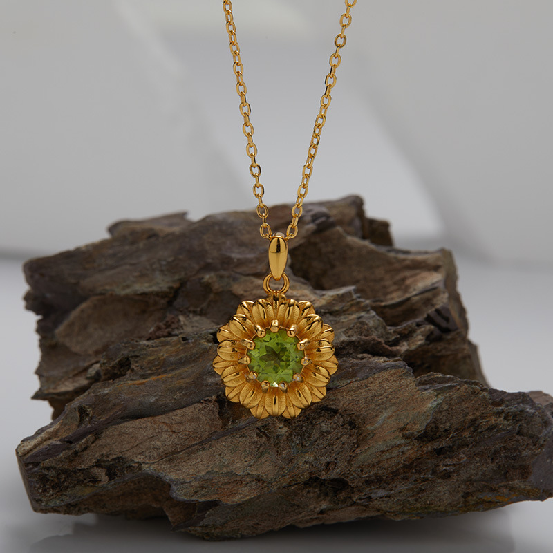 17:17 Peridot Stone necklace 38cm with 6cm extender chain