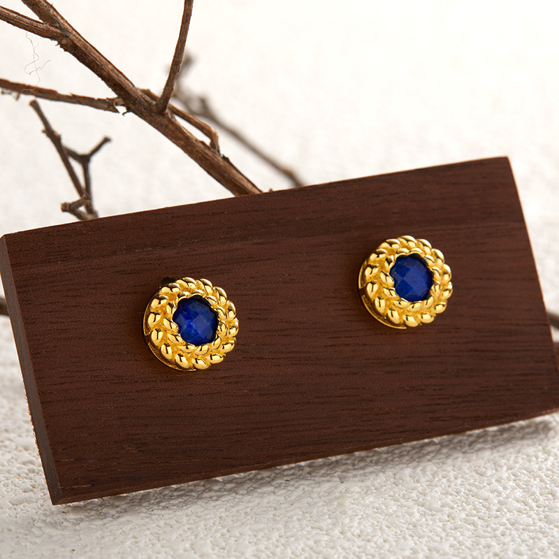 9:9 Lapis lazuli earring