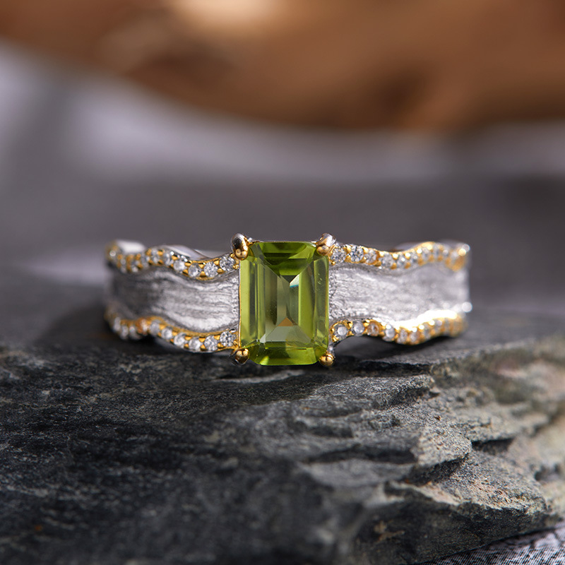 1 Peridot stone