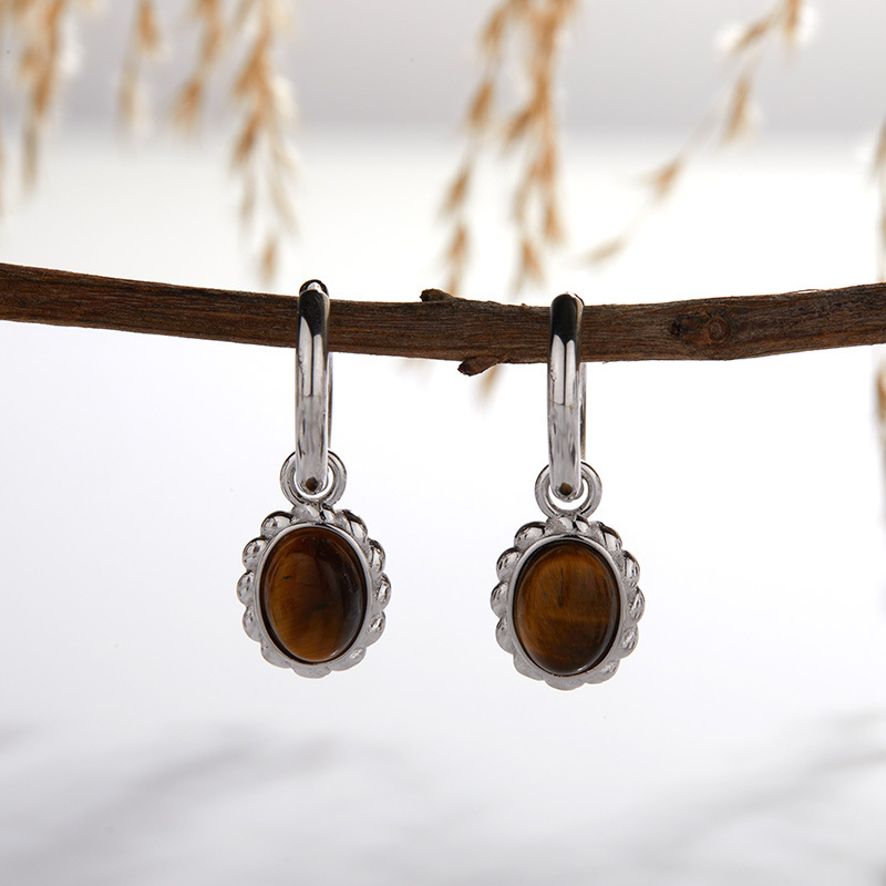 10:10 Tiger-eye earring