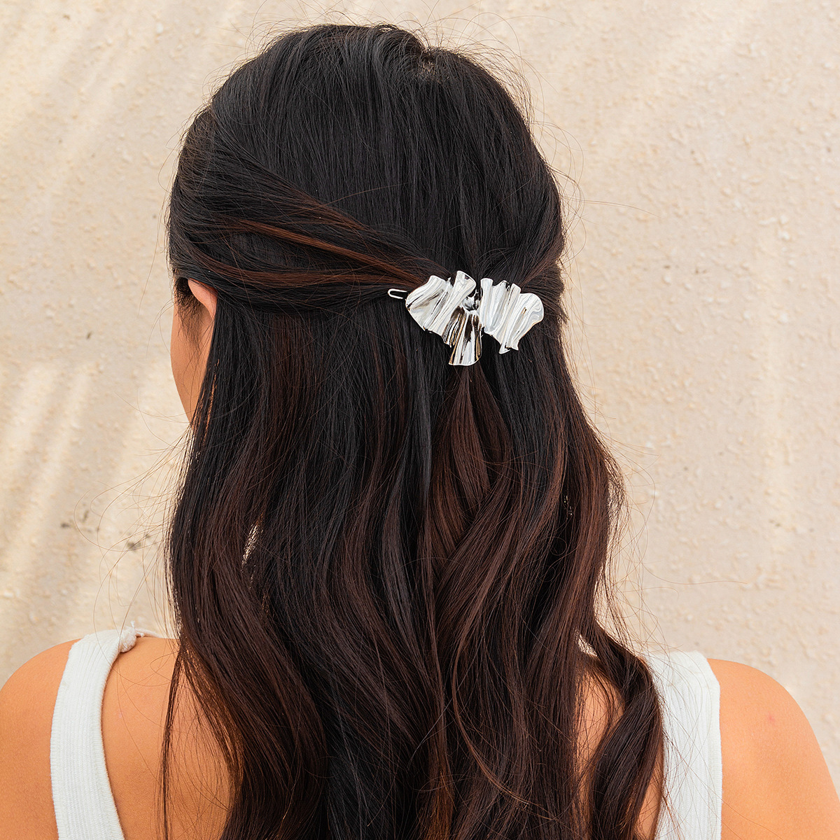 02 Hairpin White K 0553