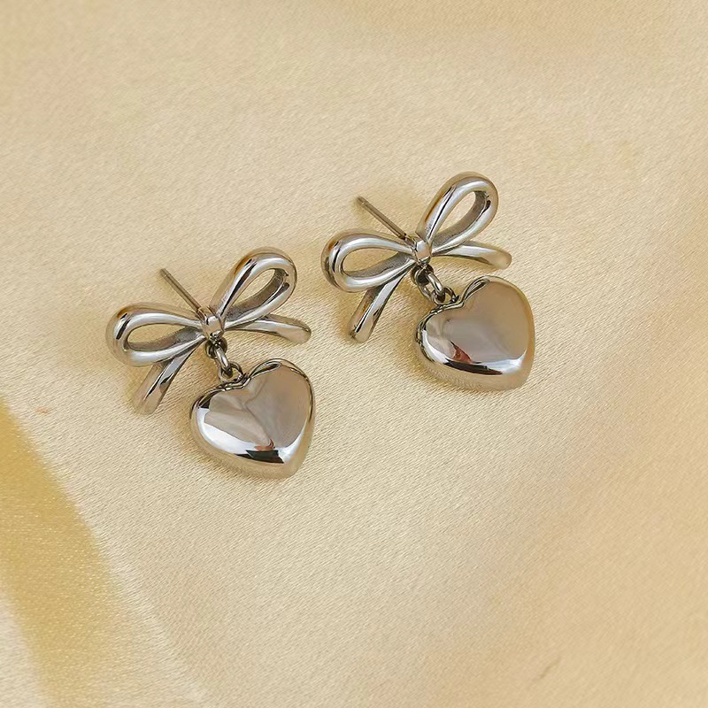 2:Heart pendant earrings-silver