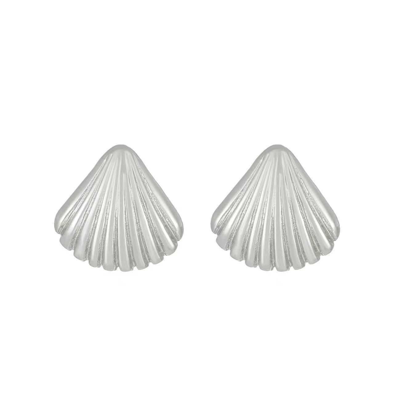 Shell, Silver Stud