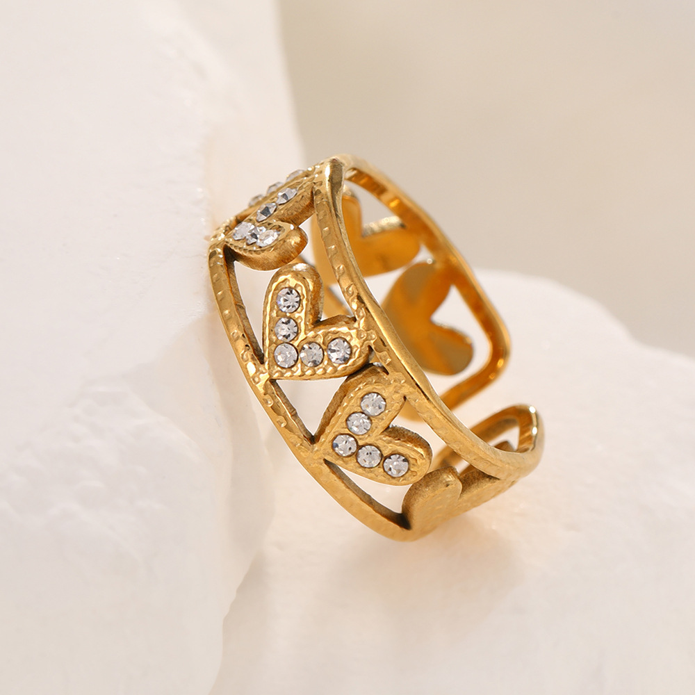 18k gold heart set diamond