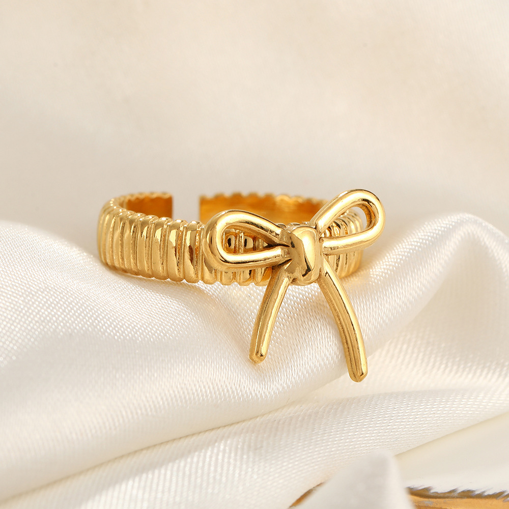 Golden line small bow tie