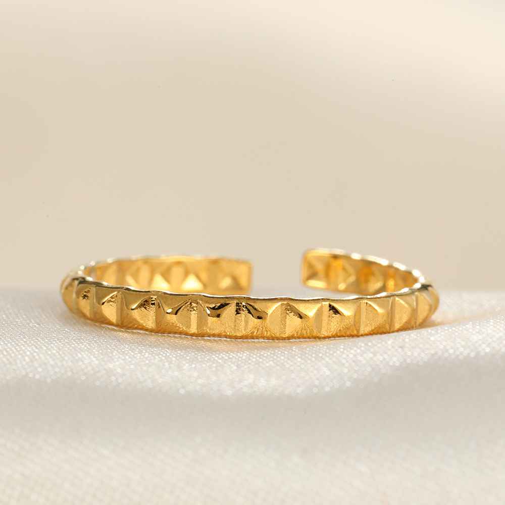 18k gold lattice