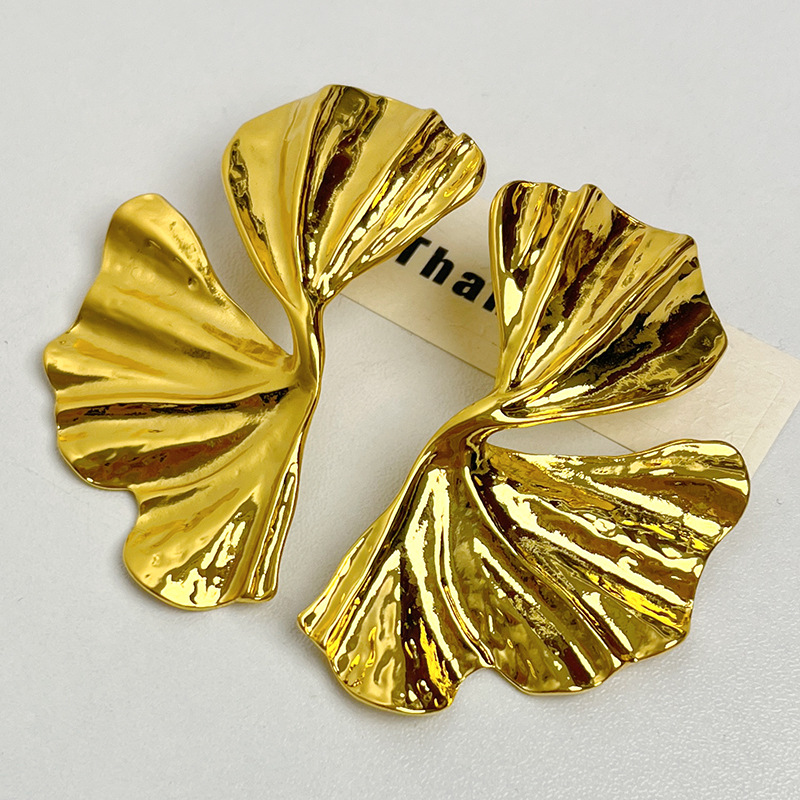 Golden size 6.1 * 3.9cm