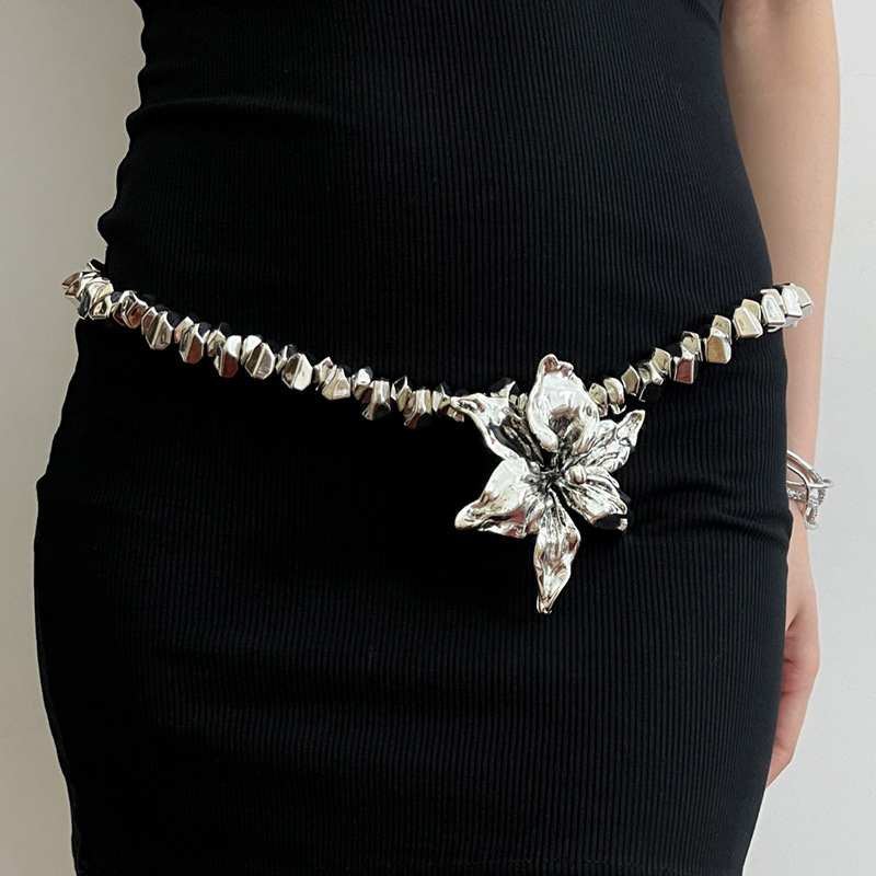 4:Silver waist chain