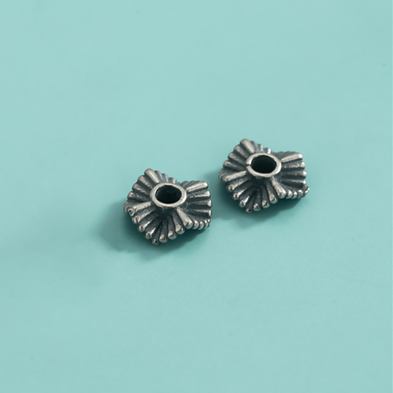 4:Striped Thai Silver -7.7x2.8mm