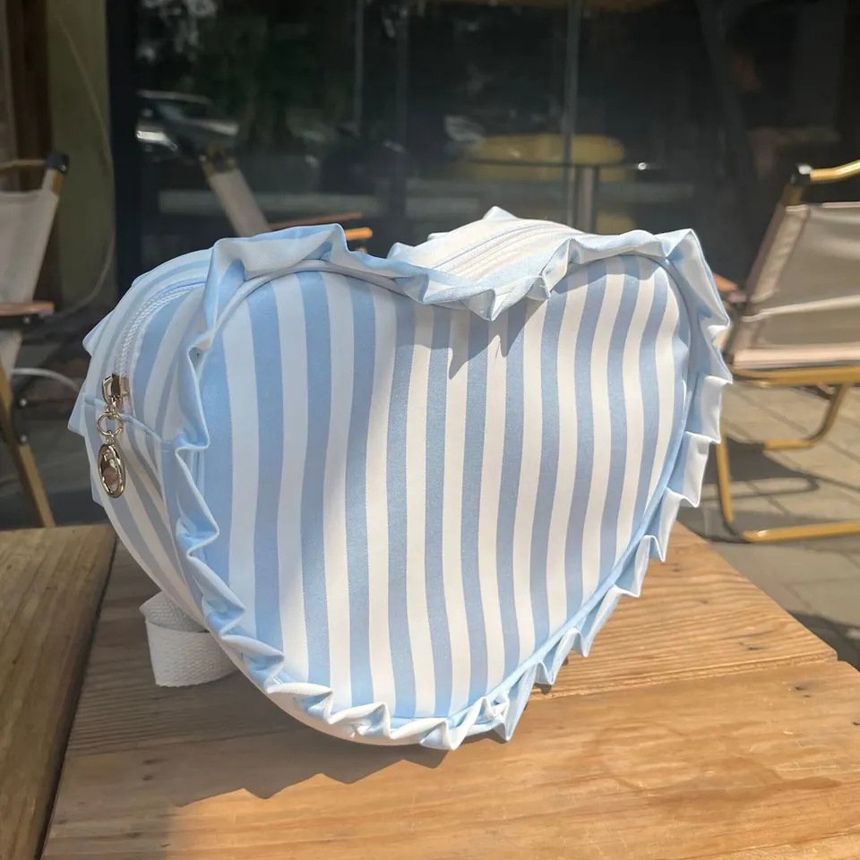 Blue heart-shaped bag  28*10*21cm