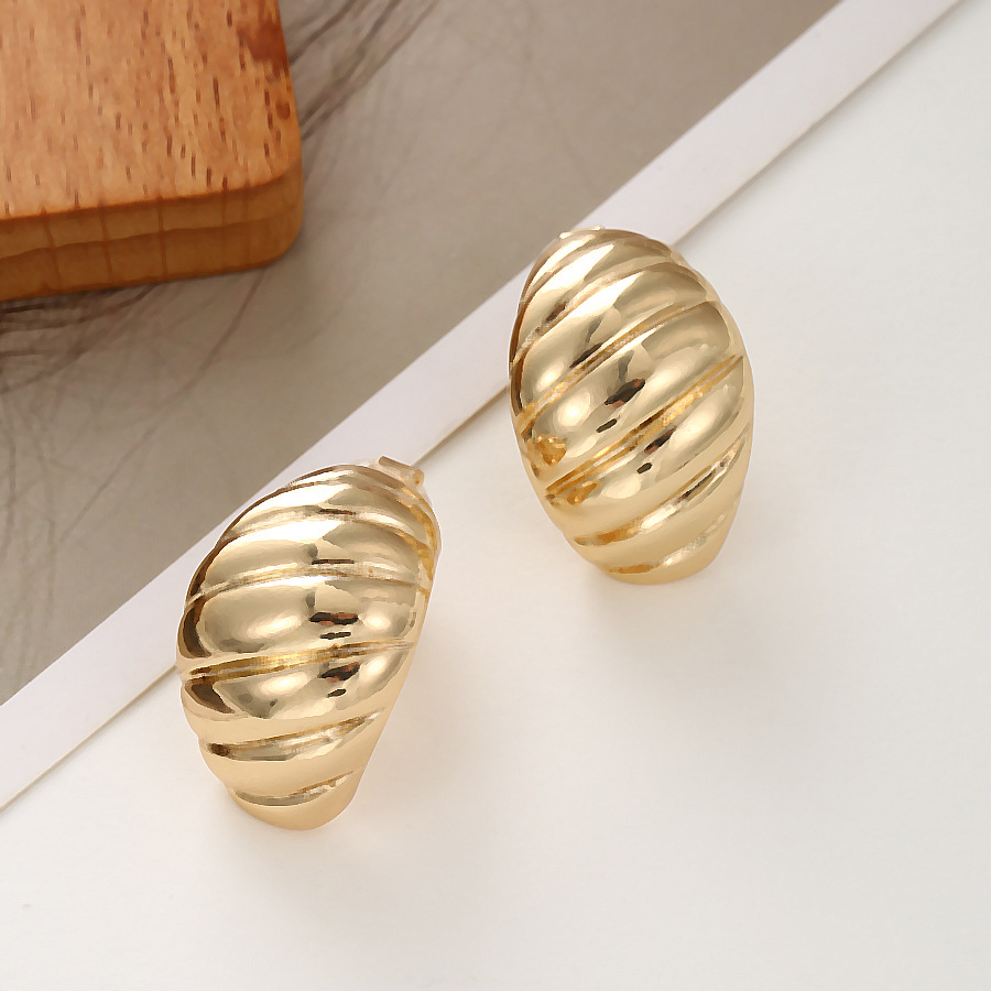 1:Golden ear clip