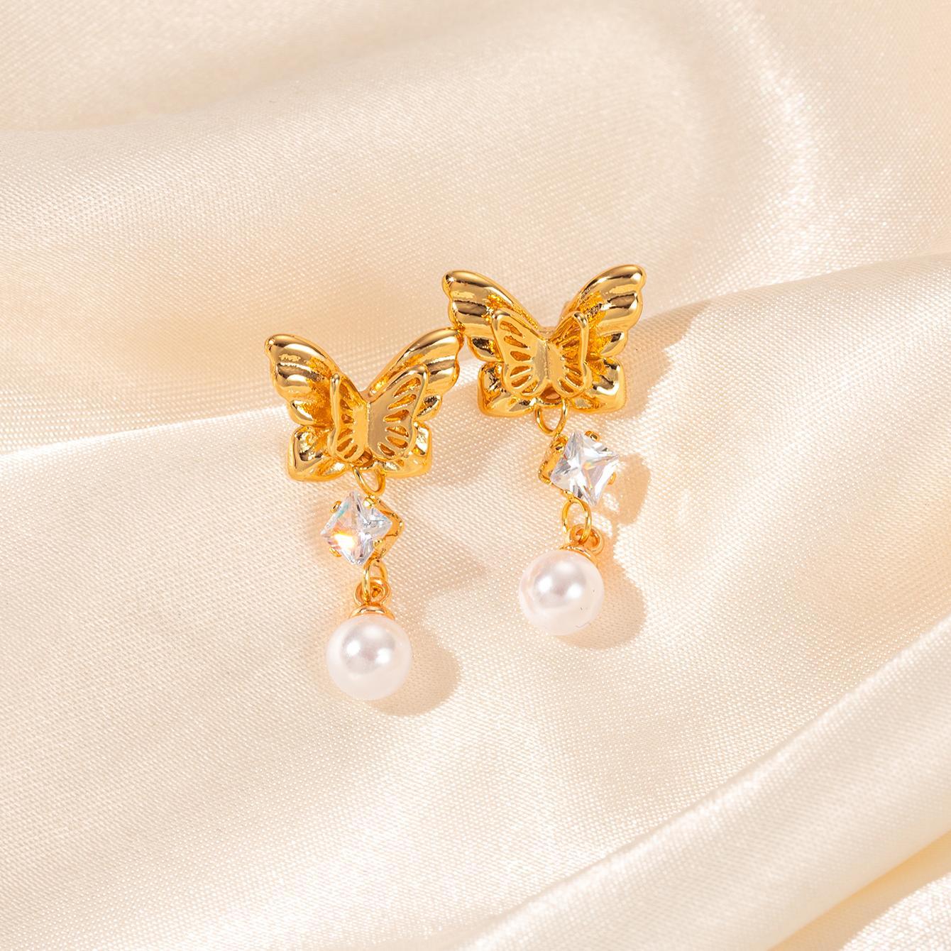 1:Gold-plated pearl pendant bow