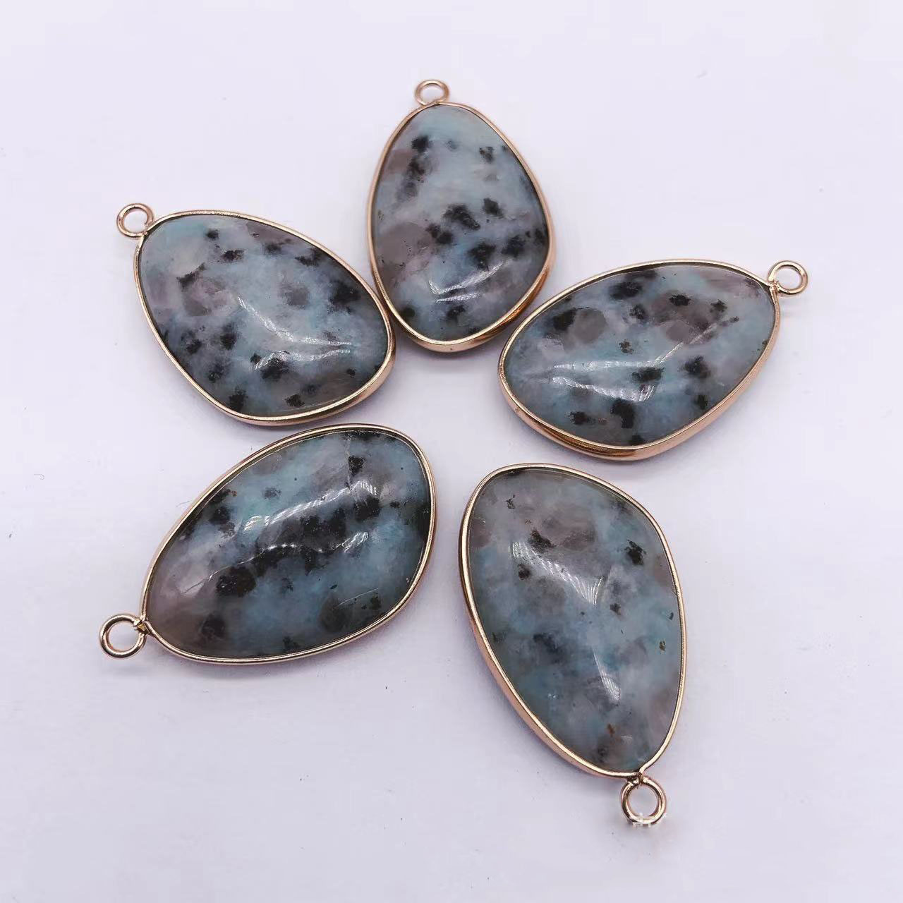 12 Lotus Jasper