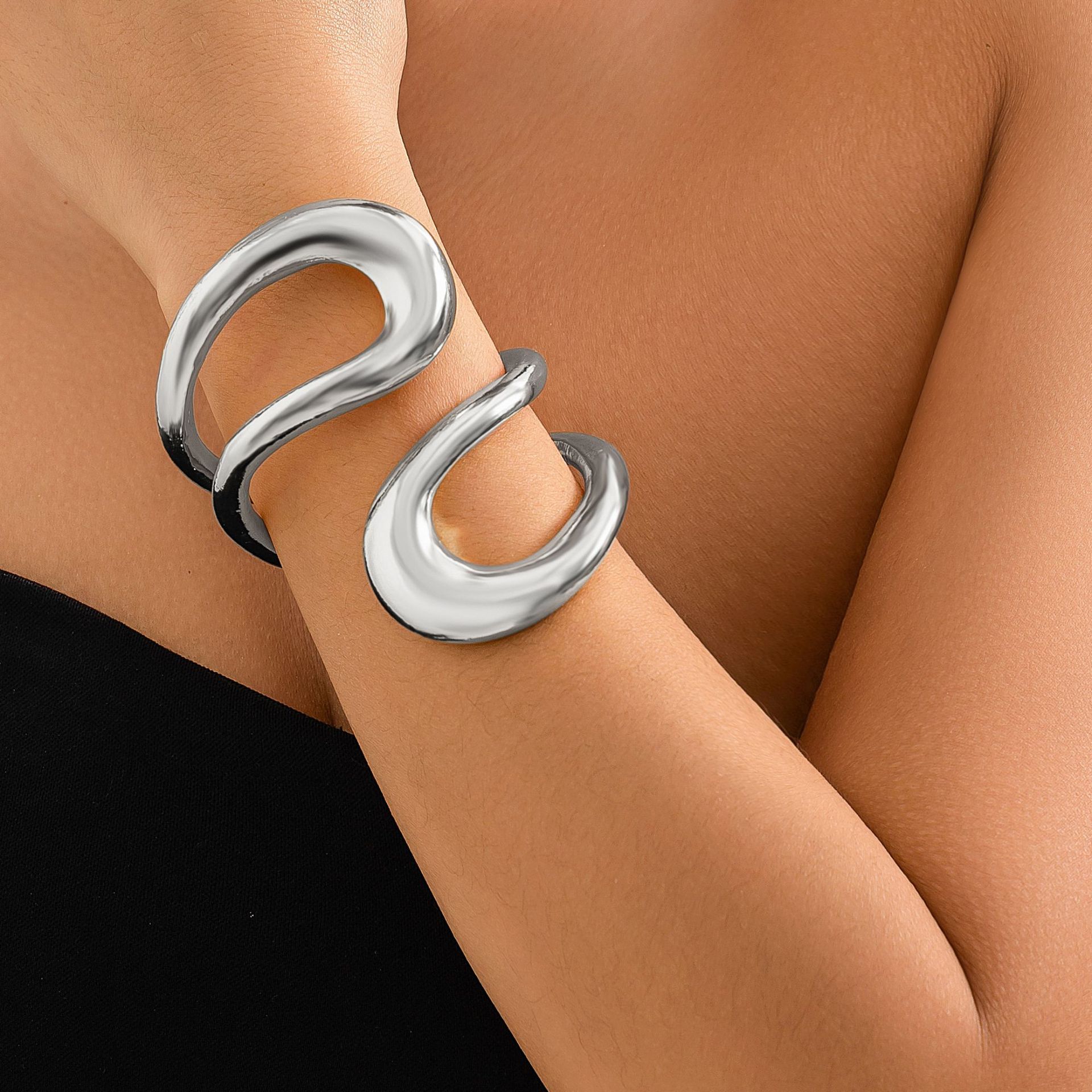 5:01 Bracelet - White k 2363