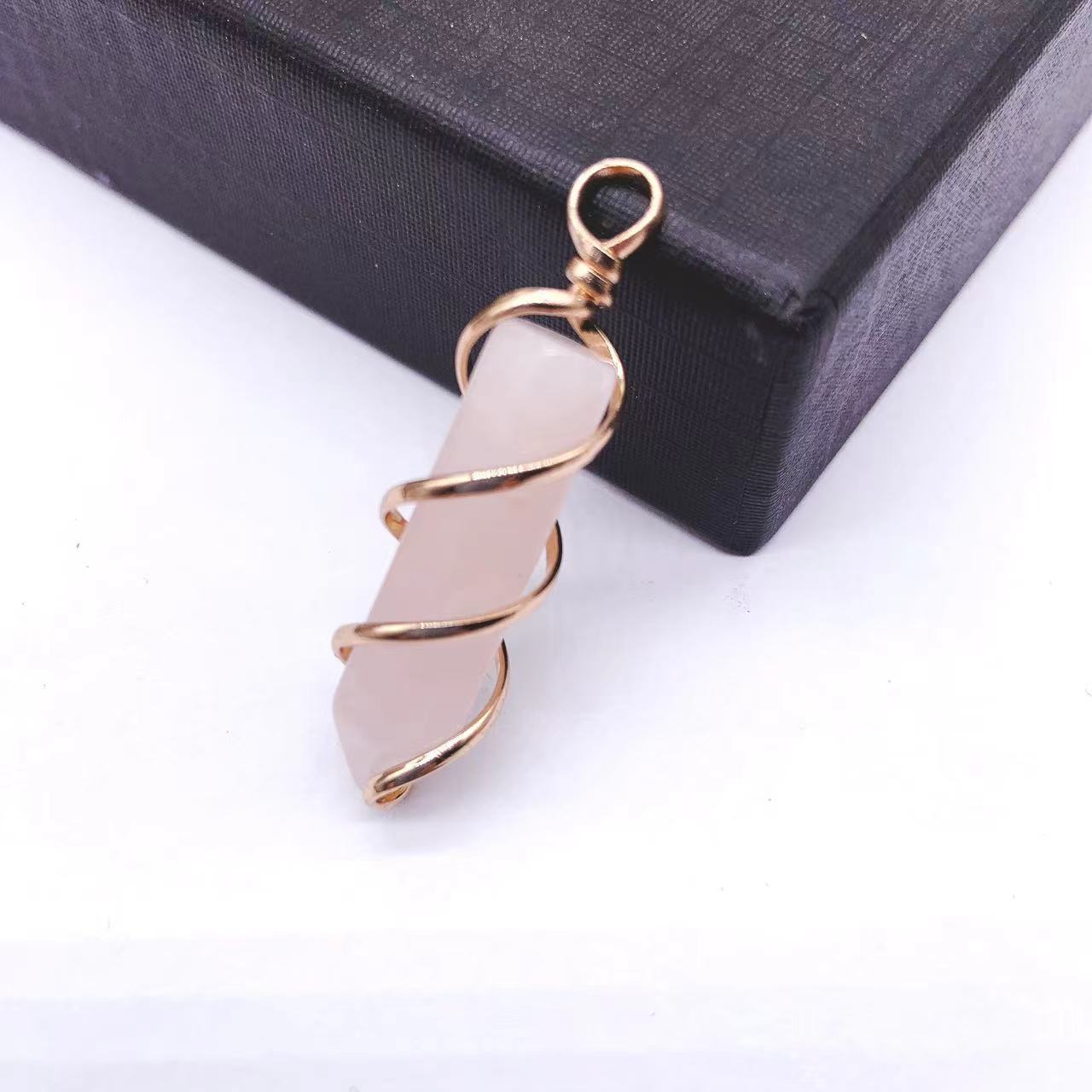 Rose Quartz (gold)