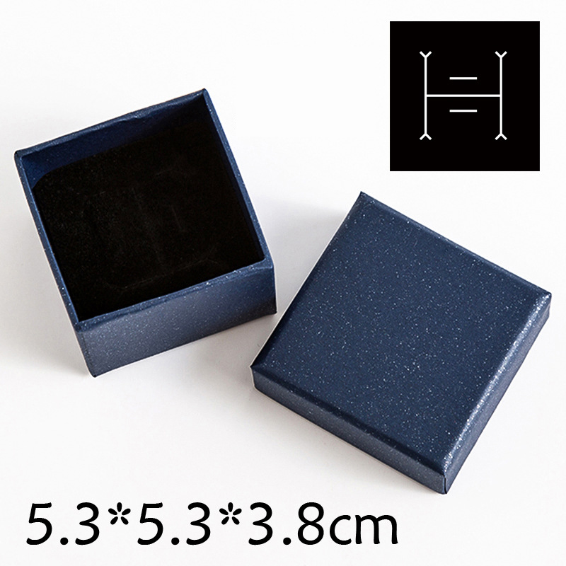 1:No. 1 5.3 x 5.3 x 3.8cm with black pad