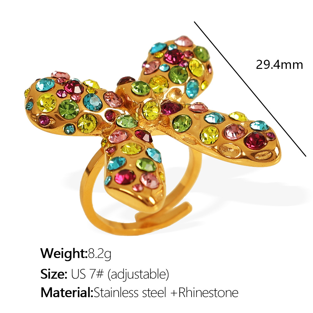 Colored diamond ring